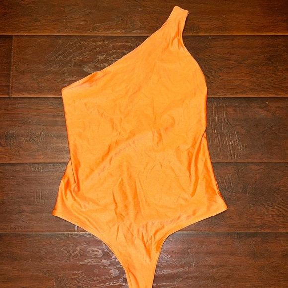 Fabletics orange bodysuit large - Picture 4 of 6